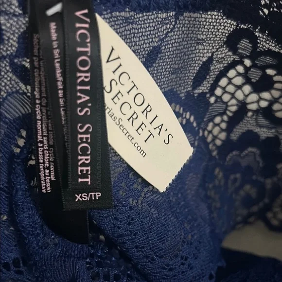 NWT Victoria’s Secret Lace Cheeky Panties - Picture 4 of 8